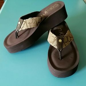 calvin klein platform flip flops